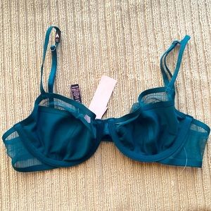 New with tag Victoria Secret Bra 32C